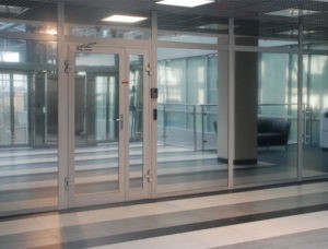 Алюминиевая дверь 800×2200 мм.